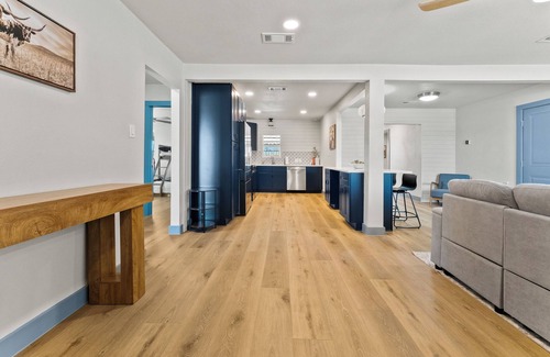 Melissa House | Located in the Heart of Melissa, TX a quick 2 minute walk to downtown