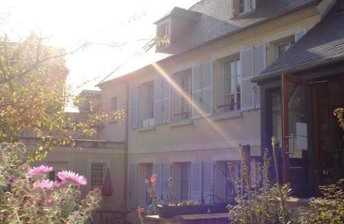 Coucy-le-Chateau-Auffrique Apartment | LOCATION à COUCY LE CHATEAU