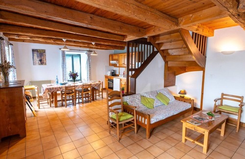 Saint-Georges-de-Levejac House | Location "les Fayards" 7 Personnes à Saint Georges de Lévejac