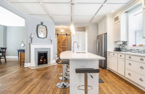 South Haven House | Location, Design, Indoor/Outdoor space, close to town and beach!