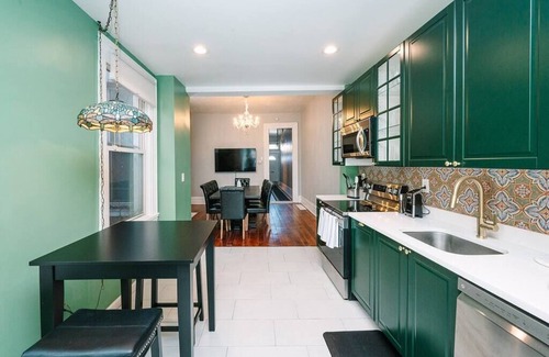 Central Northside House | Location | Office Space | Walkable | Spacious