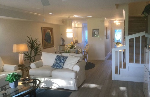 Bonita Springs House | Location!Renovated townhome, private courtyard, 2 en-suites, golf, beach, pool