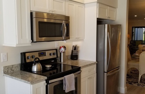 Bonita Springs House | Location!Renovated townhome, private courtyard, 2 en-suites, golf, beach, pool