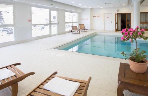 Puy-Saint-Vincent Apartment | Location saisonnière 3 pièces à Puy-Saint-Vincent, 6 personnes, proche pistes, piscine, parking inclus - FR-1-504-599