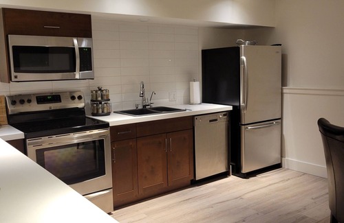 Central Okanagan House | Location ! Semi Waterfront Beach Ave 2 Bedroom/2 Bathrooms/2 Living Rooms