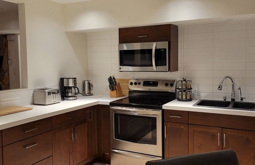 Central Okanagan House | Location ! Semi Waterfront Beach Ave 2 Bedroom/2 Bathrooms/2 Living Rooms