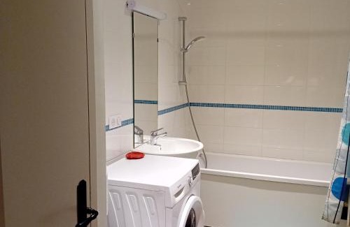 La Celle Apartment | Location spacieuse dans ancien prieuré restauré - FR-1-586-66