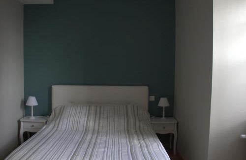 La Celle Apartment | Location spacieuse dans ancien prieuré restauré - FR-1-586-66