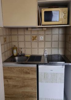 Port Rive Gauche Apartment | LOCATION STUDIO EN BORD DE PLAGE A GRUISSAN