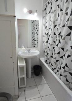 Port Rive Gauche Apartment | LOCATION STUDIO EN BORD DE PLAGE A GRUISSAN