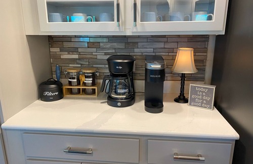 Marion House | Location & views! Cozy with room for 10. Outdoor firepit & 2 covered boat slips.