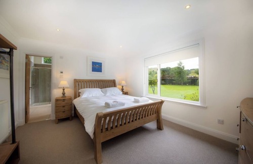 Ardeonaig Cabin | Loch fronted holiday cottage for 8 at Loch Tay with hot tub