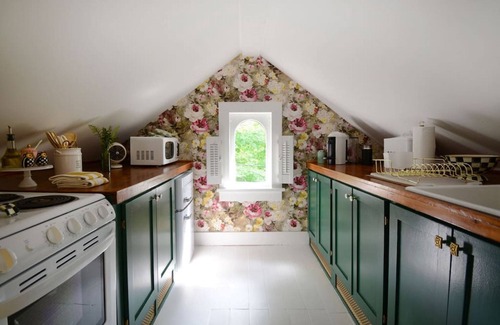 Town of Marbletown House | Locktender Cottage · Historic cottage near Mohonk & Minnewaska, 2BR/2BA