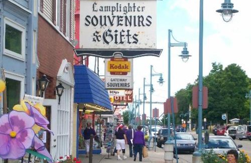 Sault Ste. Marie Hotel | Lockview Motel