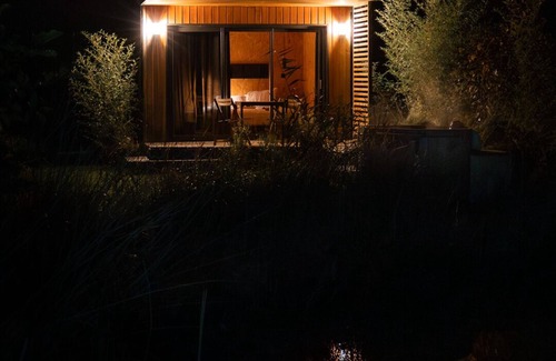 Saint-Quentin-en-Tourmont Apartment | Lodge with private nordic bath by the water