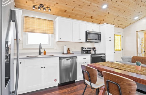 Williamstown Cabin | Lodge 106 at Eden Reserve—Safari Cabin Near Ark
