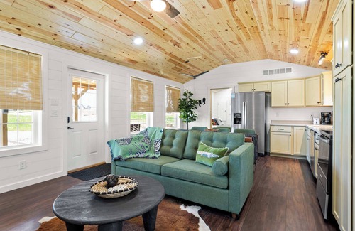 Williamstown Cabin | Lodge 119 at Eden Reserve—Safari Cabin Near Ark