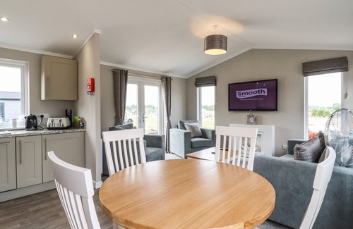 Martlesham Heath Cottage | LODGE 47, family friendly, character holiday cottage in Bucklesham