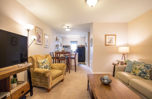 Hood River Condo | Lodge 9, Downtown, AC, Ground Floor!