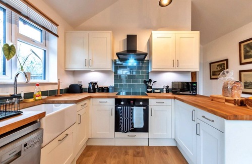 West Meon Apartment | Lodge in Soberton near South Downs Riding