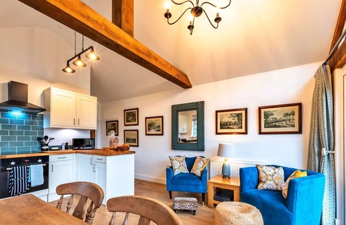 West Meon Apartment | Lodge in Soberton near South Downs Riding