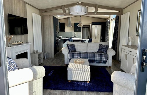 St. Andrews House | Lodge No 20 | Hot Tub | Stewart's Resort Cameron