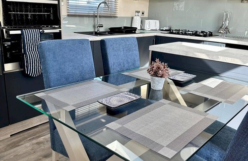 St. Andrews House | Lodge No 20 | Hot Tub | Stewart's Resort Cameron