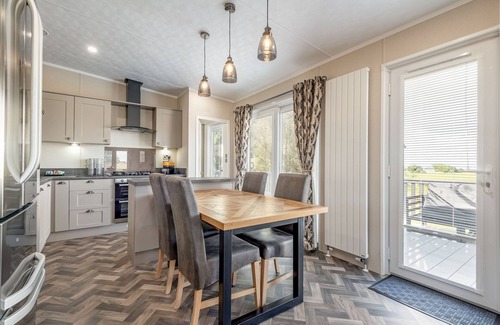 St. Andrews House | Lodge No 93 | Hot Tub | Stewart's Resort Cameron