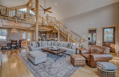 South Fork House | Lodge-style home with striking mountain views, fireplaces, & hot tub