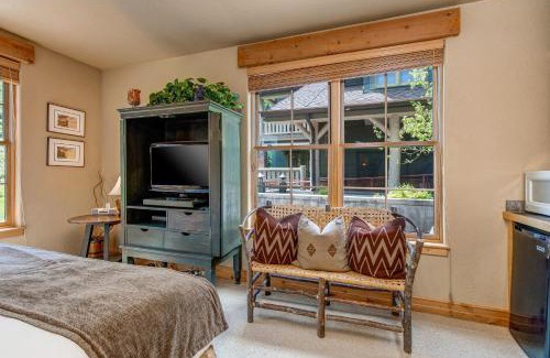 Deer Valley Hotel | Lodges at Deer Valley - #2220