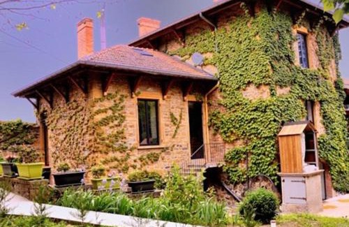 Bully House | Lodges Lao