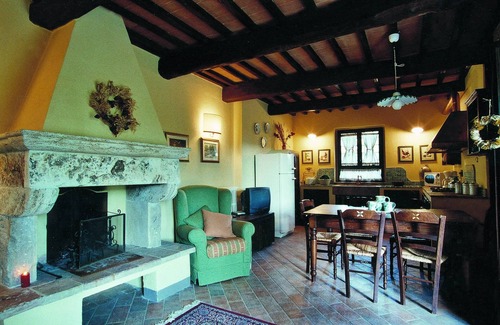 Simignano Apartment | Lodging in Casole Elsa,Siena,pool,Wi-Fi,terrace,barbecue,family friendly,sleep 6
