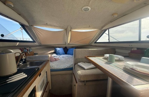 Arrecife Boat Rental | Lodging Rita Seis two steps away from the center of Arrecife and its beaches.