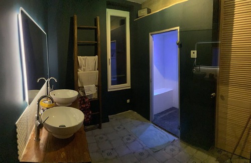 4th Arrondissement House | Loft 150m2 Hammam Piscine Centre-ville Longchamps