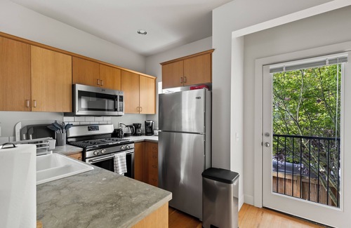 Squire Park House | LOFT 3b2b~Free parking!~Stadiums&DT 10mins