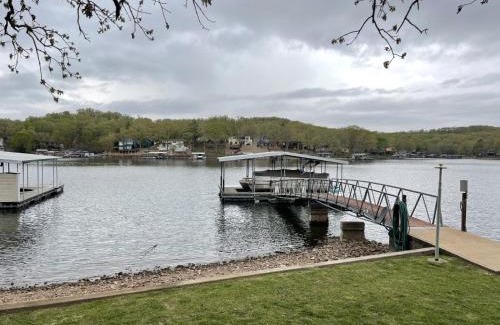 Gravois Mills Apartment | Loft , boat dock, 2 bedrooms , pet friendly