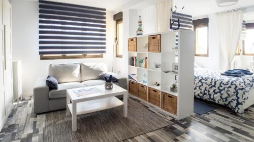 Cimadevilla Apartment | Loft en Gijón - Cimavilla con vistas al cerro