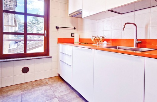 Aosta Apartment | Loft in Centro Aosta, relaxation comfort and charm, a few steps from the Porte Romane.