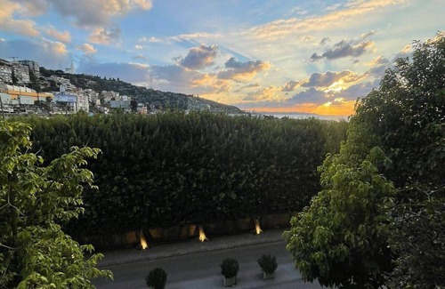 Zouk Mosbeh Ski Chalet | Loft in Siwar,2 min From Hotel Le Royal,incl Motor