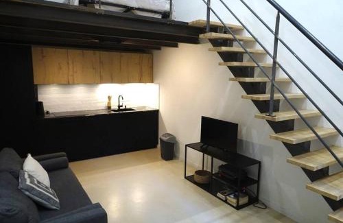 La Joliette Apartment | Loft industriel Marseille