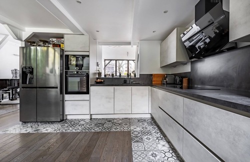 Saint-Fargeau Apartment | Loft Luxe in the Boho 20th, by Veeve