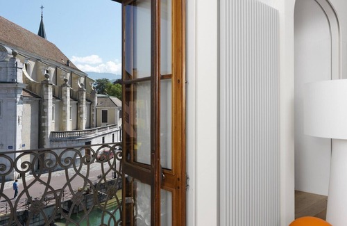 Annecy Old Town Apartment | Loft of Annecy 5 stars Vision Luxe 2 people