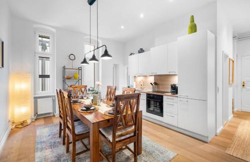 Charlottenburg Apartment | Loftly Kant99 - Zentral - 90m2 - Self Check-In - 300 Mbit