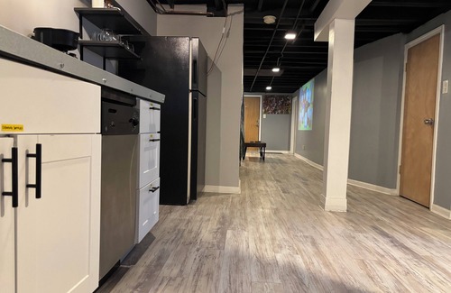 Chicago House | Lofty Garden Retreat Artist-Music Friendly 2BR in Humboldt Park