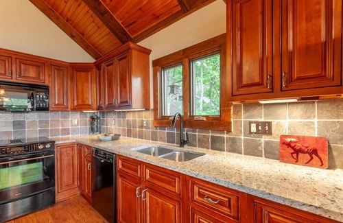 Treeloft Cabin | Lofty Pursuits: Spectacular View + EV Charger