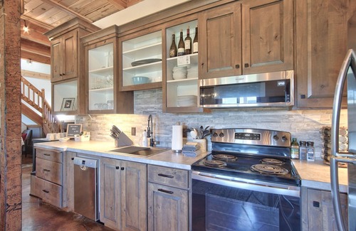 Carlton House | Lofty Vibes | Vineyard Views