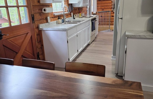 Schnellville House | Log Cabin 2 at Osborn Boat Ramp on Patoka Lake