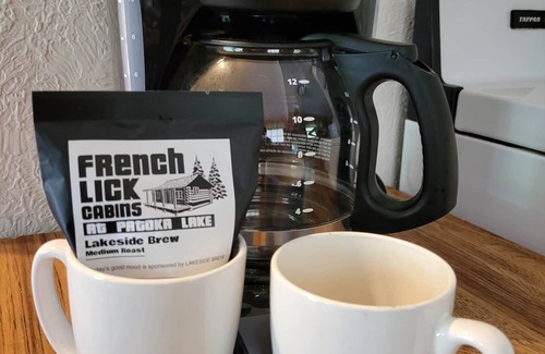 Schnellville House | Log Cabin 2 at Osborn Boat Ramp on Patoka Lake