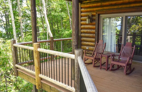 Mountain Air Cabin | Log Cabin 5BR Mountain Views Private Club Access