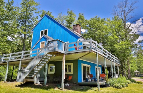 Tannersville Ski Chalet | Log Cabin Hot tub Private Pool 360 Mountain Views Hunter Mt